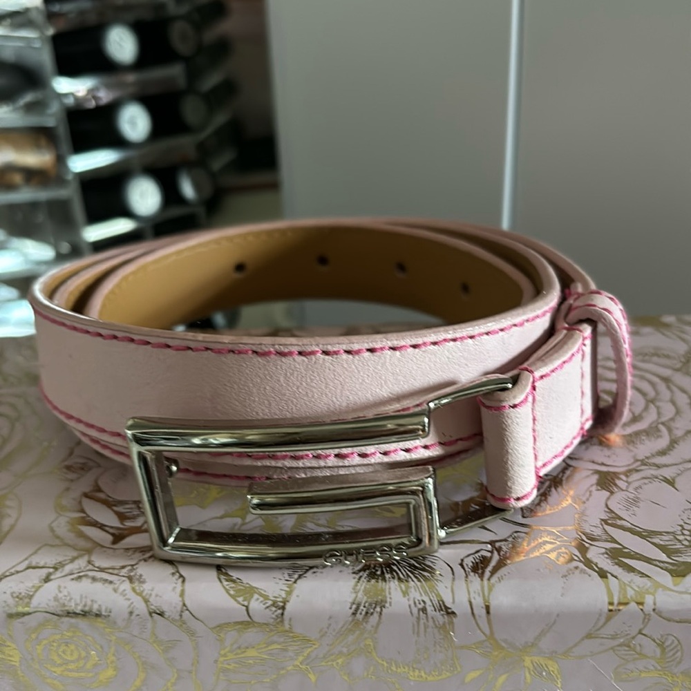 Guess pink belt with metal g closure some wear